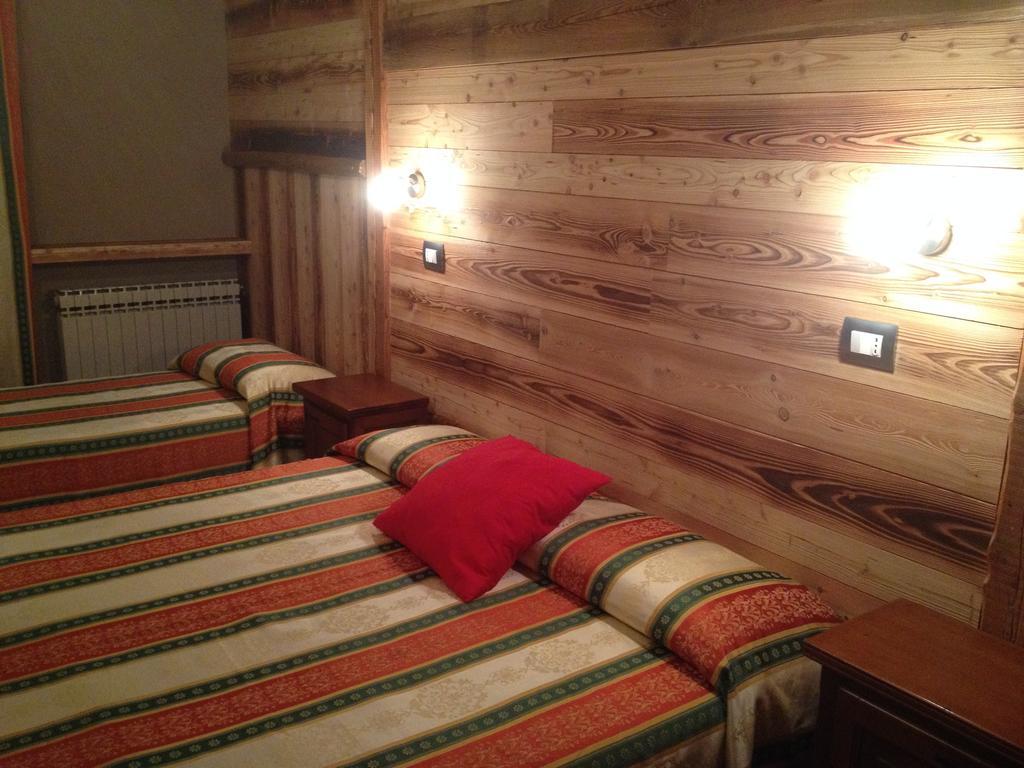 Hotel Trois Etoiles Entracque Dış mekan fotoğraf