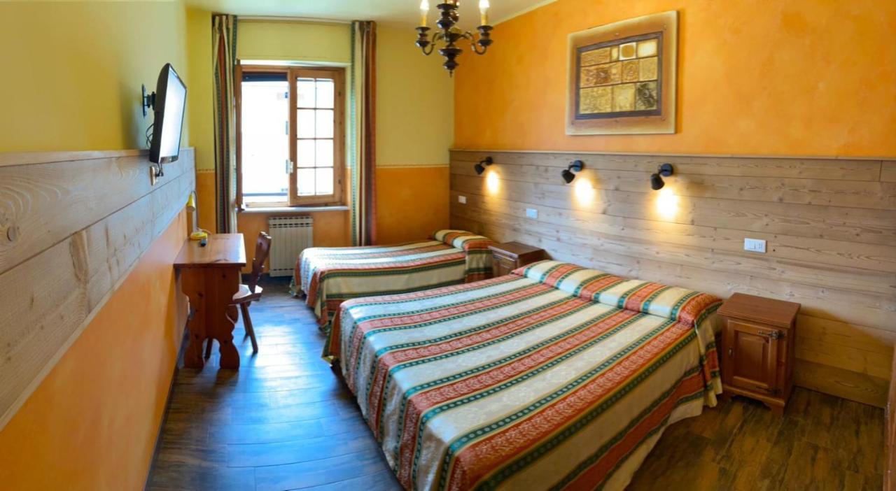 Hotel Trois Etoiles Entracque Dış mekan fotoğraf